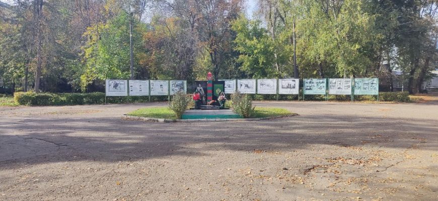 Сквер Дзержинского памятник